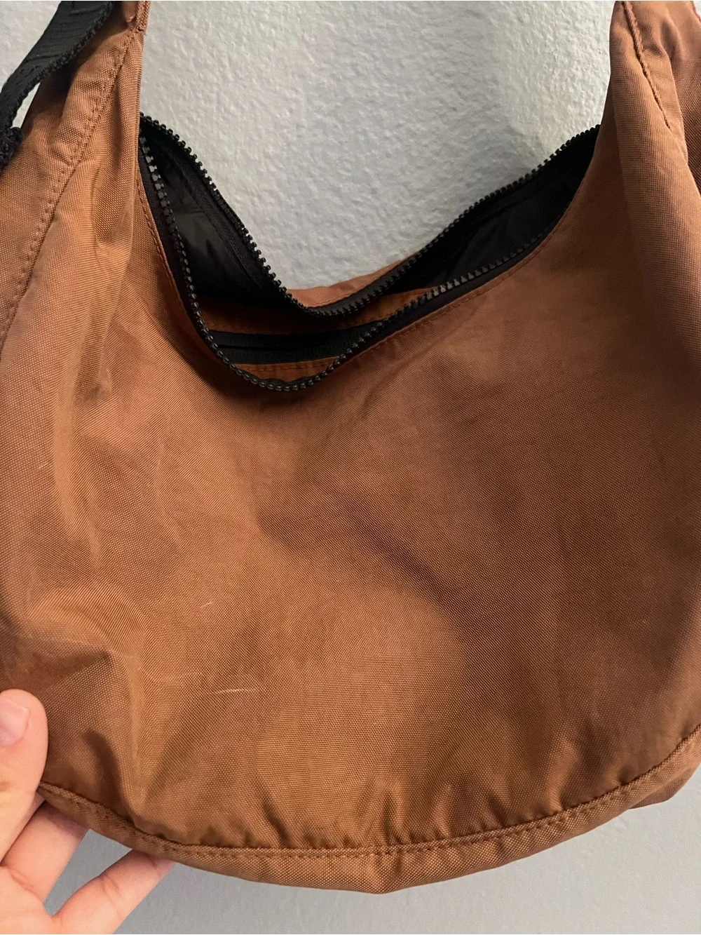 BAGGU Crescent Shoulder Bag in Brown with Black Strap